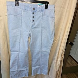 Brand new pair of women's High rise kick crop pants size 16